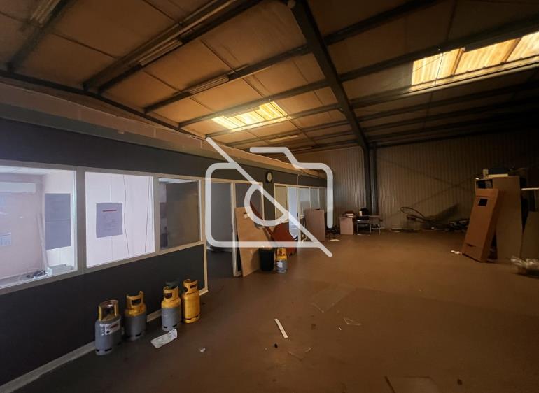 Entrepôt à louer à Bondoufle - 400 m²