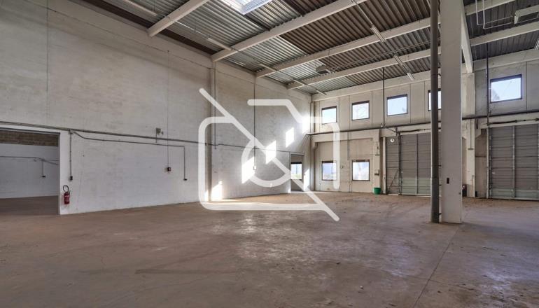 Entrepôt à louer à Lognes - 425 m²