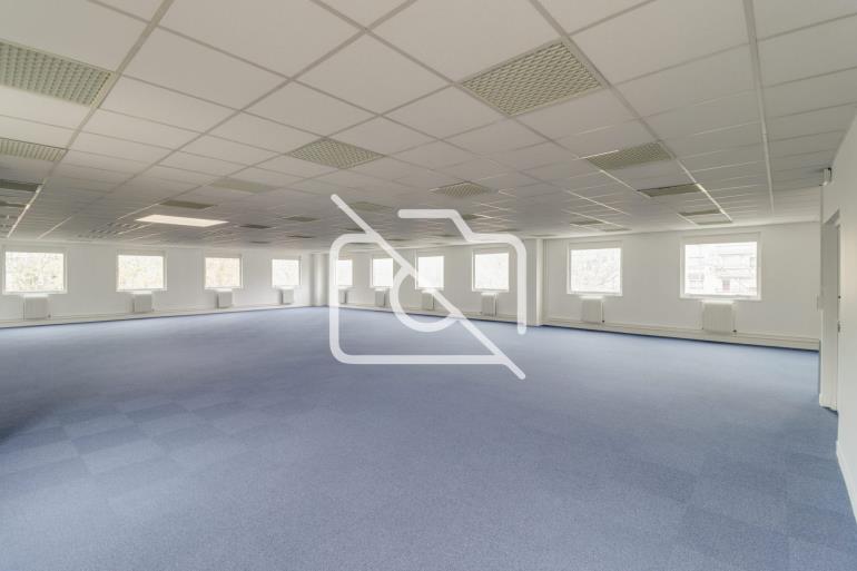 Entrepôt à louer à Lognes - 425 m²