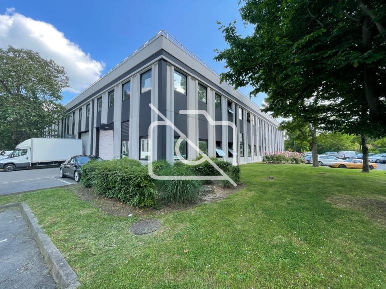 Entrepôt à louer à Lognes - 425 m²