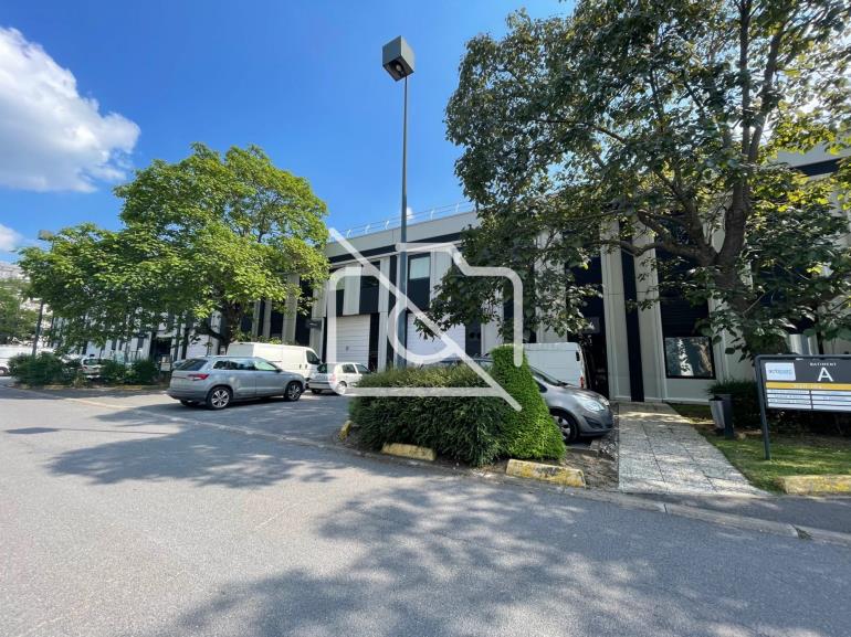 Entrepôt à louer à Lognes - 425 m²