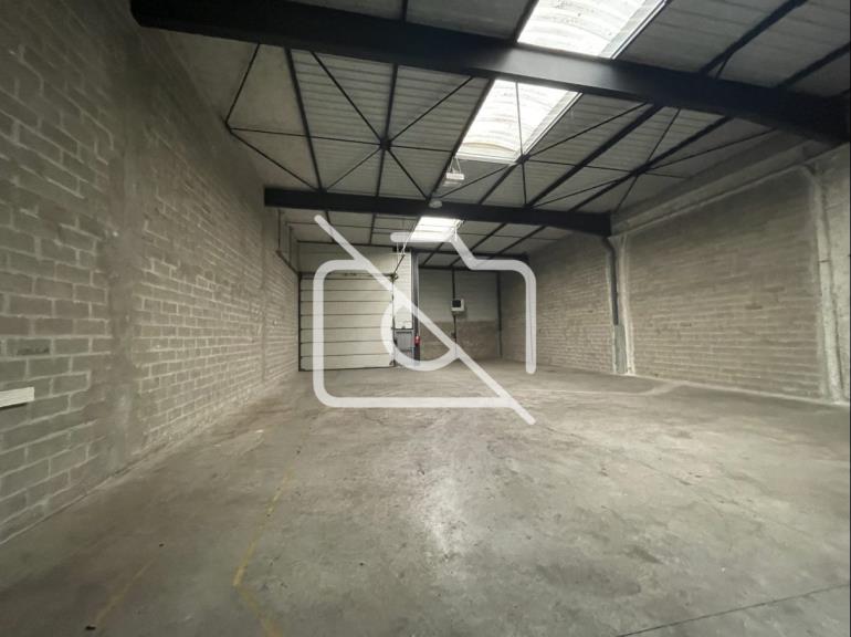 Entrepôt à louer à Alfortville - 4 415 m²