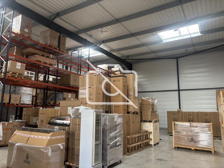 Entrepôt à louer à Bailly-Romainvilliers - 700 m²