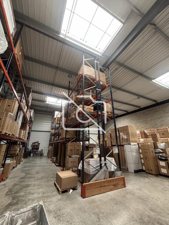 Entrepôt à louer à Bailly-Romainvilliers - 700 m²