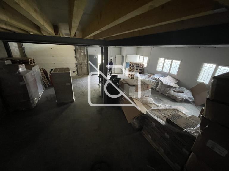 Entrepôt à louer à Stains - 180 m²