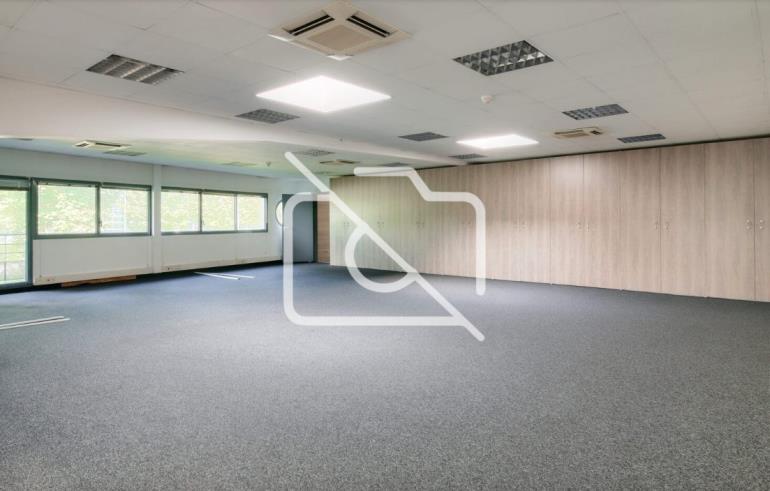 Entrepôt à louer à Tremblay-en-France - 3 384 m²