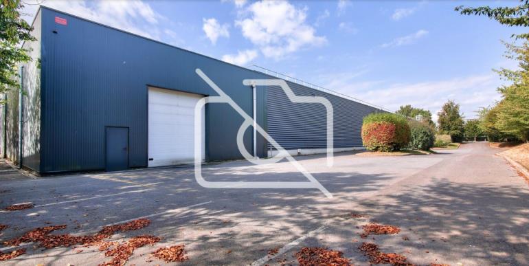 Entrepôt à louer à Tremblay-en-France - 3 384 m²