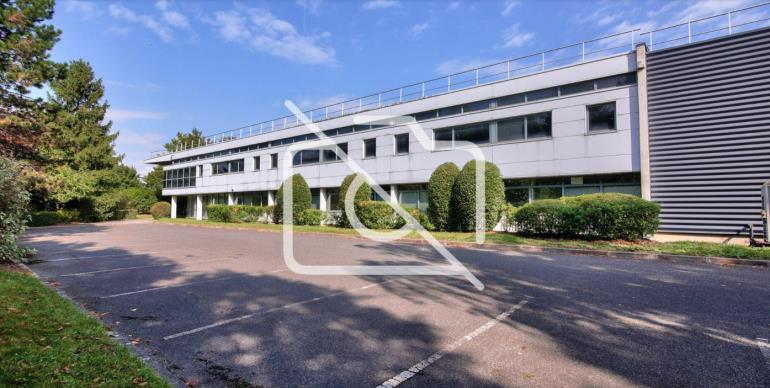 Entrepôt à louer à Tremblay-en-France - 3 384 m²