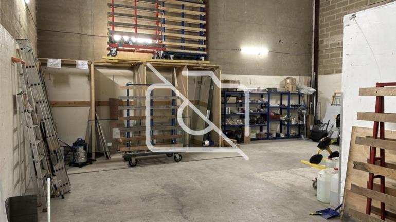 Entrepôt à louer à Stains - 125 m²