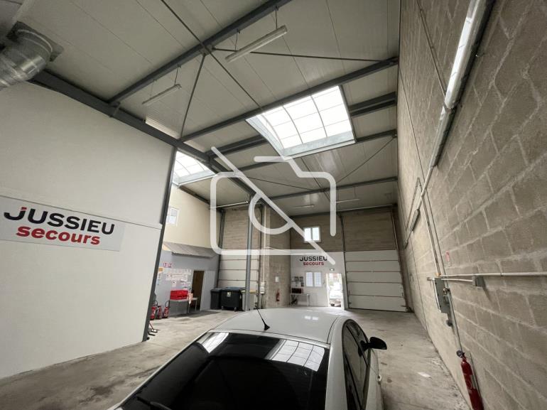 Entrepôt à louer à Stains - 300 m²