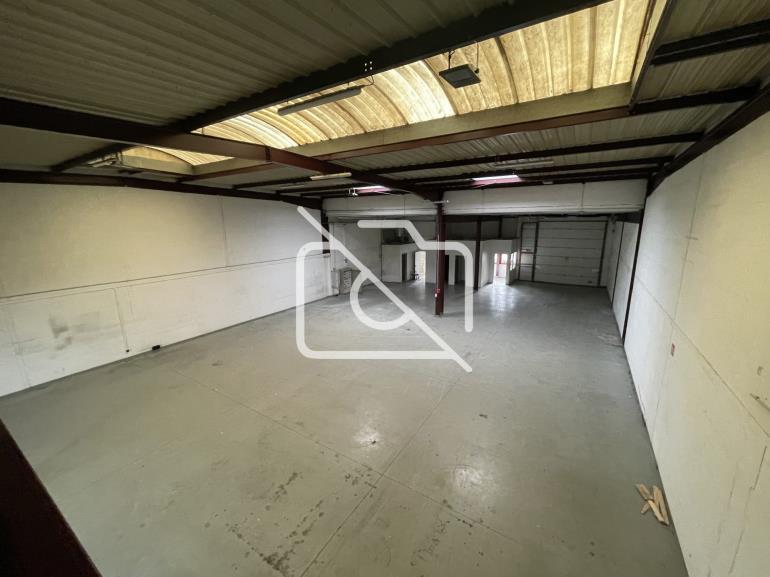 Entrepôt à louer à Blanc-Mesnil - 1 656 m²