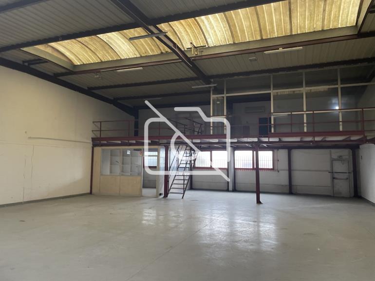 Entrepôt à louer à Blanc-Mesnil - 1 656 m²