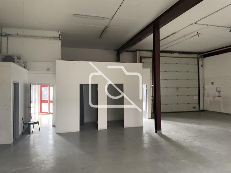 Entrepôt à louer à Blanc-Mesnil - 1 656 m²