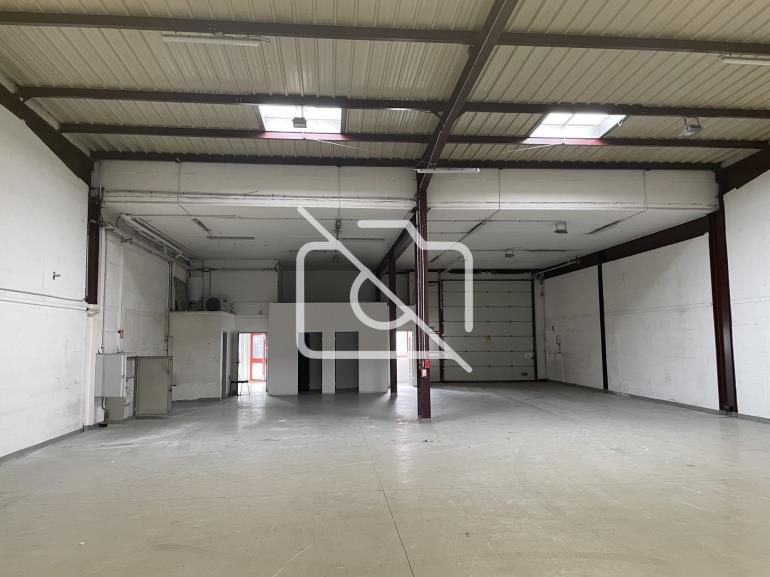 Entrepôt à louer à Blanc-Mesnil - 1 656 m²