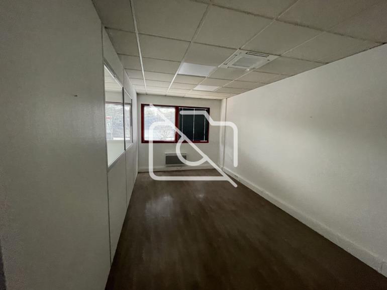 Entrepôt à louer à Blanc-Mesnil - 1 656 m²