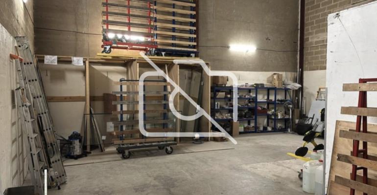 Entrepôt à louer à Stains - 270 m²