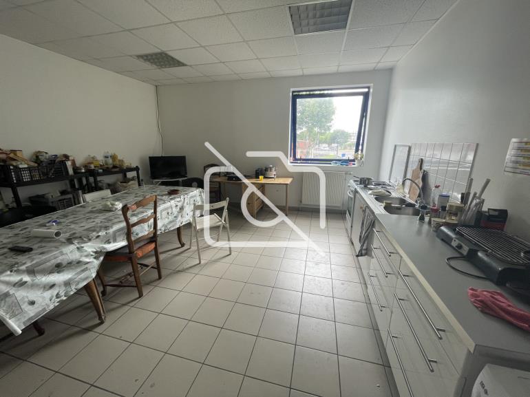 Entrepôt à louer à Saint-Pierre-du-Perray - 600 m²