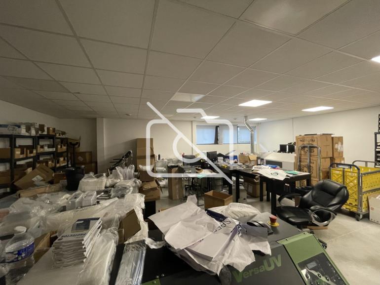 Entrepôt à vendre à Bussy-Saint-Georges - 405 m²