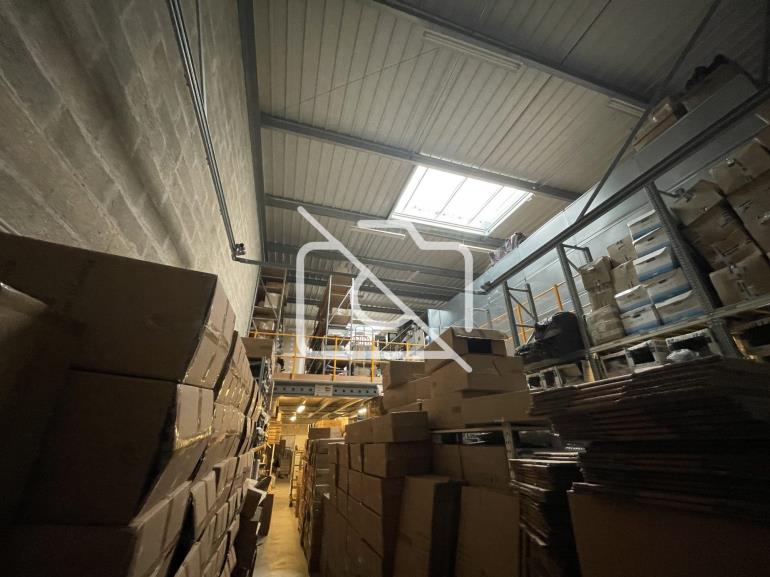 Entrepôt à vendre à Bussy-Saint-Georges - 405 m²