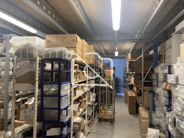 Entrepôt à vendre à Bussy-Saint-Georges - 405 m²
