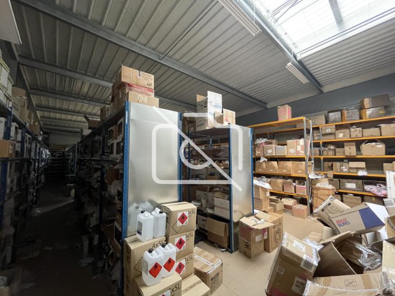 Entrepôt à vendre à Bussy-Saint-Georges - 405 m²