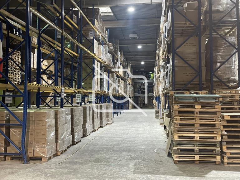 Entrepôt à vendre à Champigny-sur-Marne - 1 379 m²