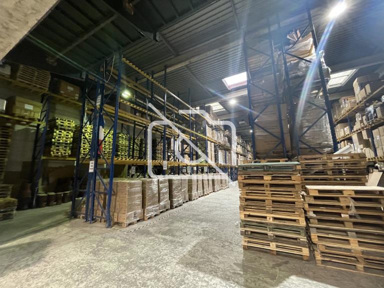 Entrepôt à vendre à Champigny-sur-Marne - 1 379 m²