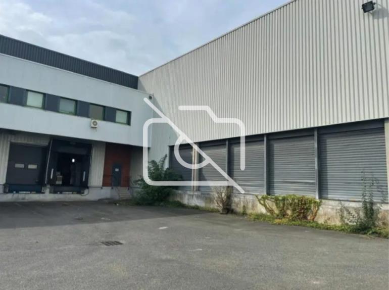 Entrepôt à vendre à Goussainville - 4 173 m²