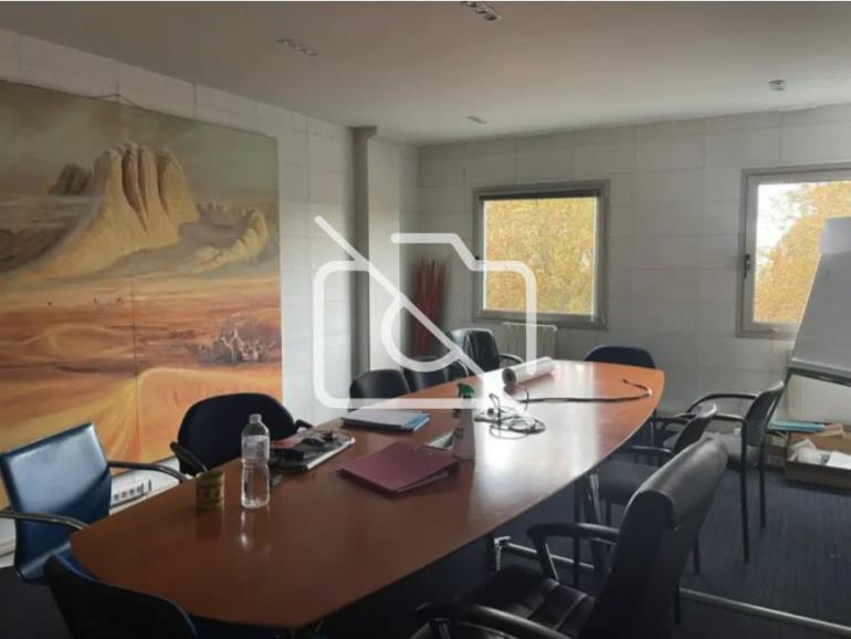 Entrepôt à vendre à Goussainville - 4 173 m²