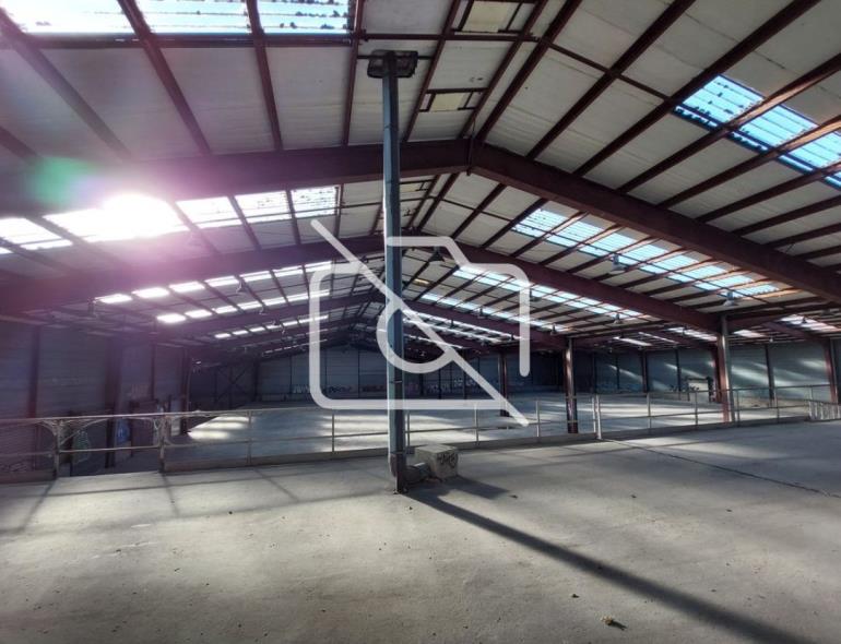 Entrepôt à vendre à Provins - 5 000 m²