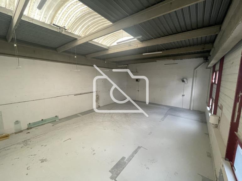 Entrepôt à louer à Bondy - 700 m²