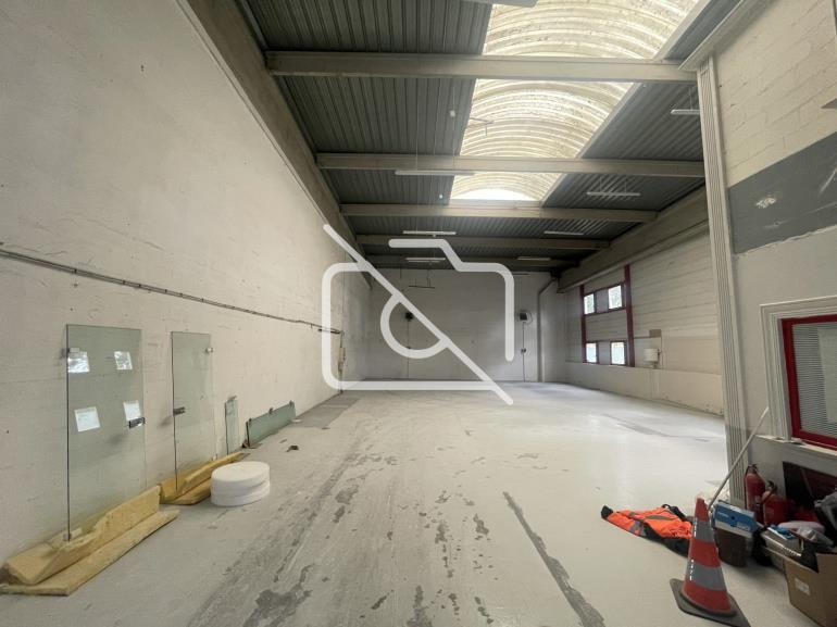 Entrepôt à louer à Bondy - 700 m²