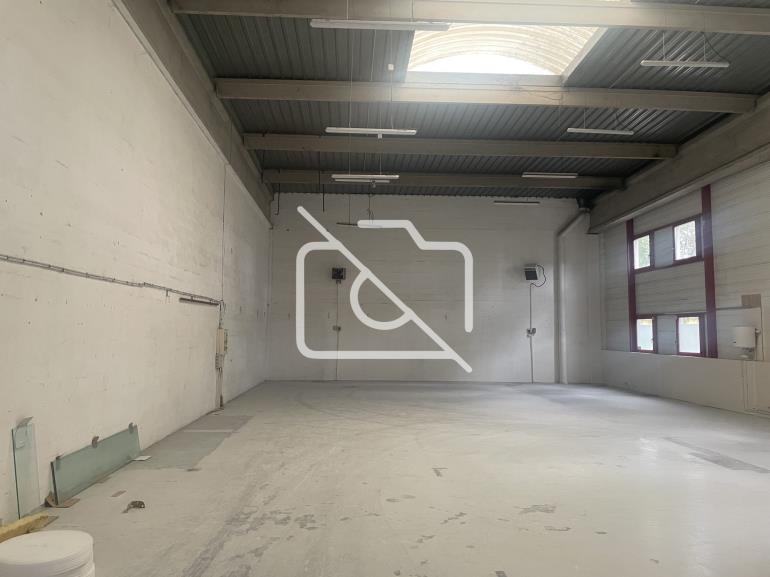 Entrepôt à louer à Bondy - 700 m²