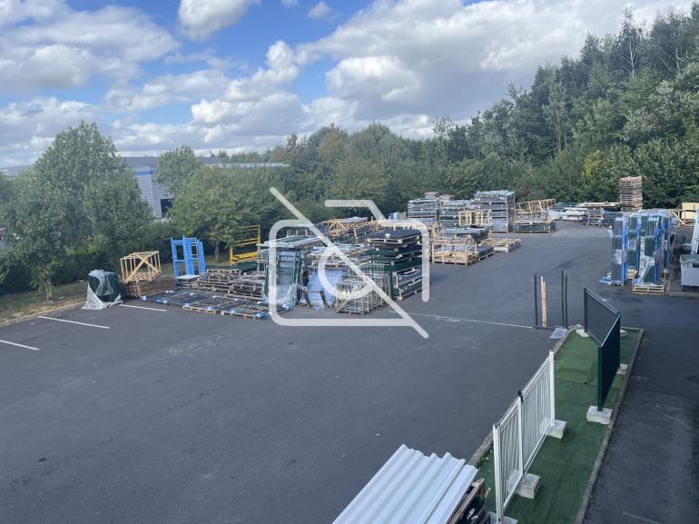 Entrepôt à louer à Montévrain - 1 318 m²
