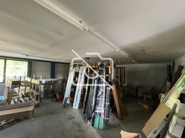Entrepôt à louer à Montévrain - 1 318 m²
