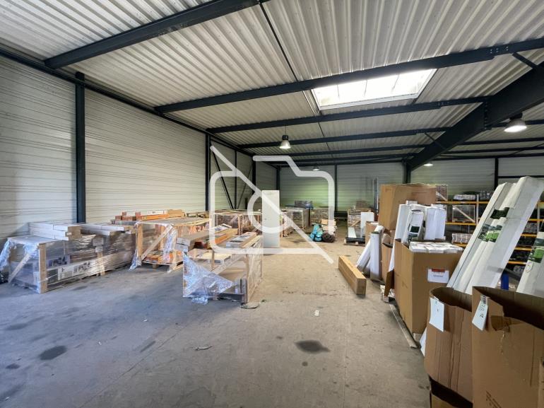 Entrepôt à louer à Montévrain - 1 318 m²