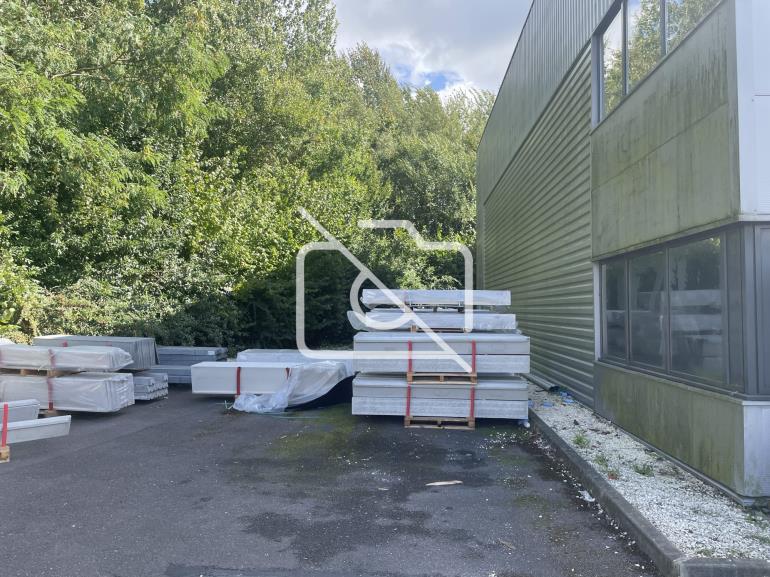Entrepôt à louer à Montévrain - 1 318 m²