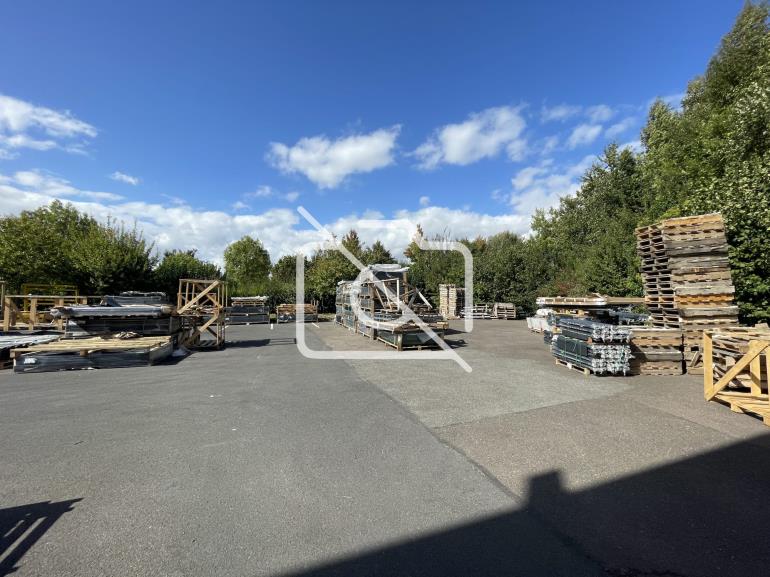 Entrepôt à louer à Montévrain - 1 318 m²