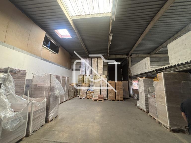Entrepôt à vendre à Sarcelles - 3 244 m²