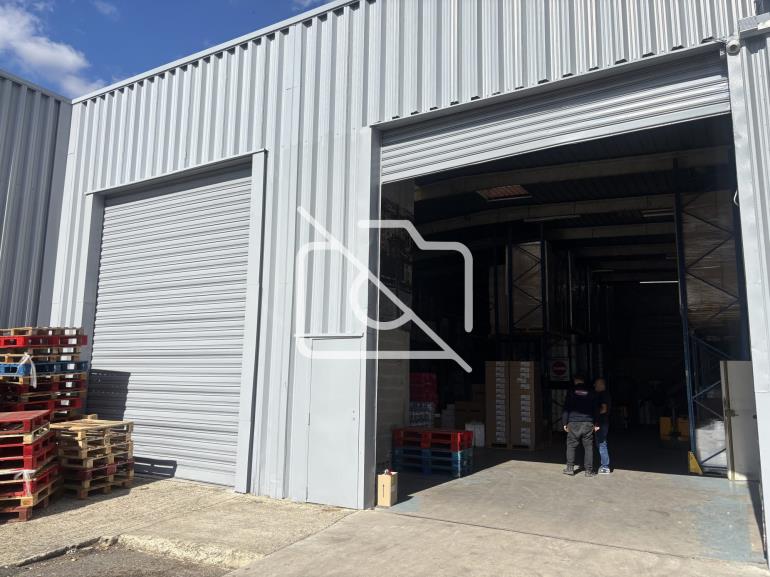 Entrepôt à vendre à Sarcelles - 3 244 m²