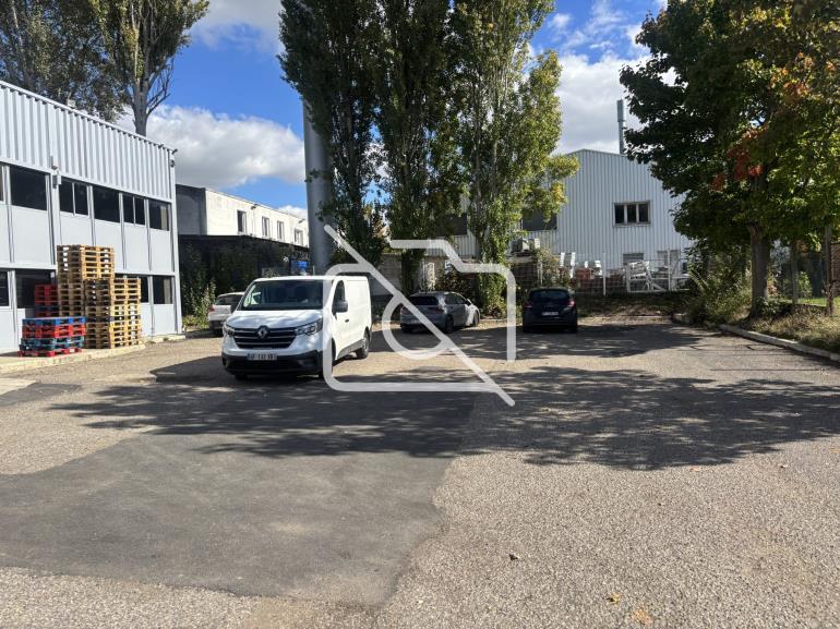 Entrepôt à vendre à Sarcelles - 3 244 m²