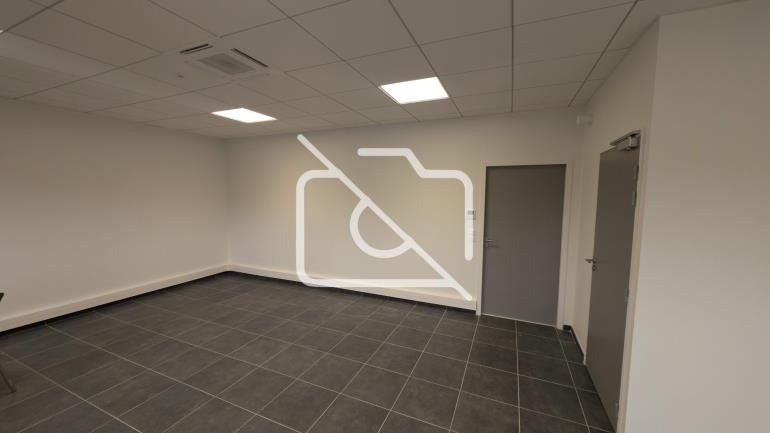 Entrepôt à louer à Lieusaint - 1 000 m²