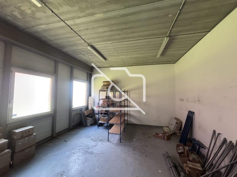 Entrepôt à louer à Champs-sur-Marne - 361 m²