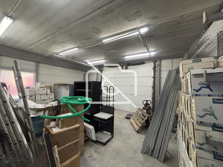 Entrepôt à louer à Champs-sur-Marne - 361 m²