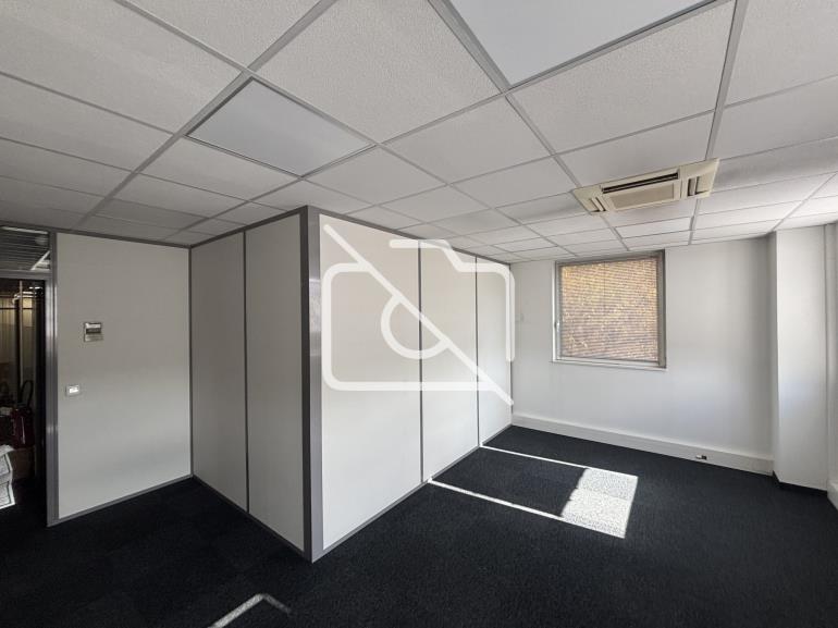 Entrepôt à louer à Champs-sur-Marne - 361 m²