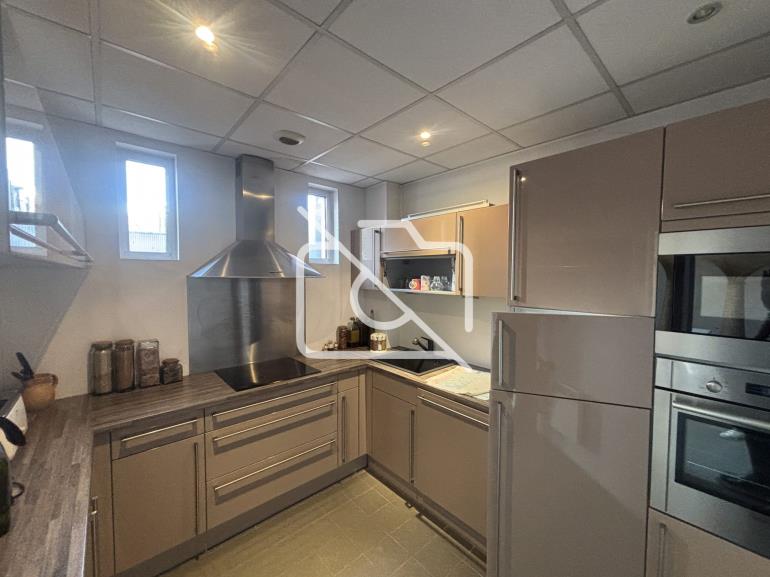 Entrepôt à louer à Champs-sur-Marne - 361 m²