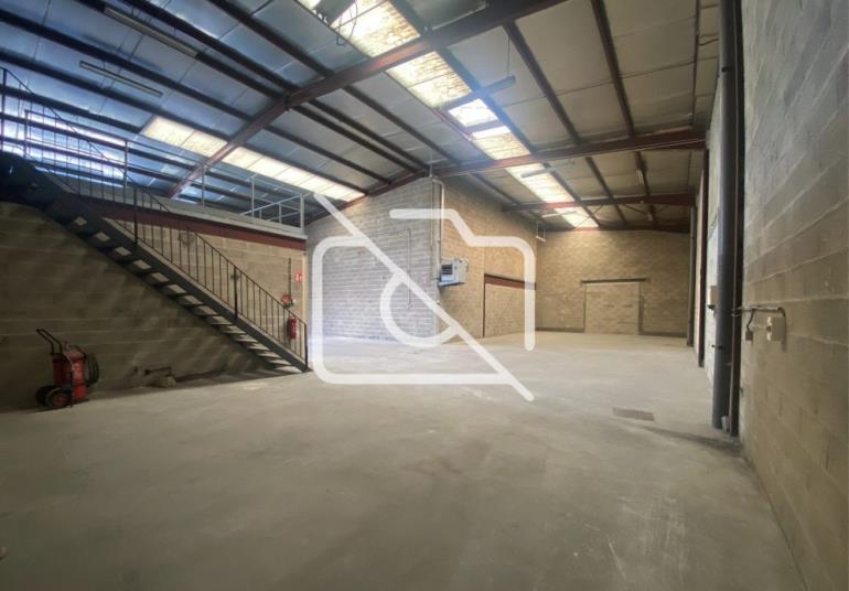 Entrepôt à louer à Dammartin-en-Goële - 420 m²