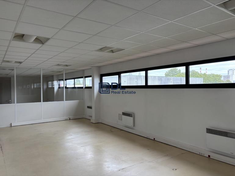 Entrepôt à vendre à Créteil - 3 940 m²