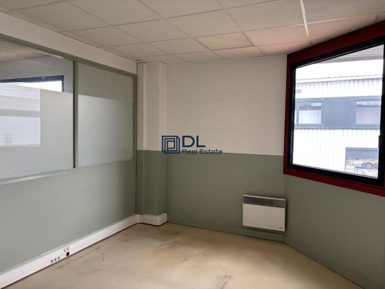 Entrepôt à vendre à Créteil - 3 940 m²