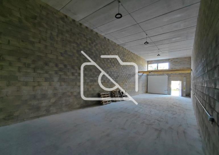 Entrepôt à louer à Cesson - 220 m²